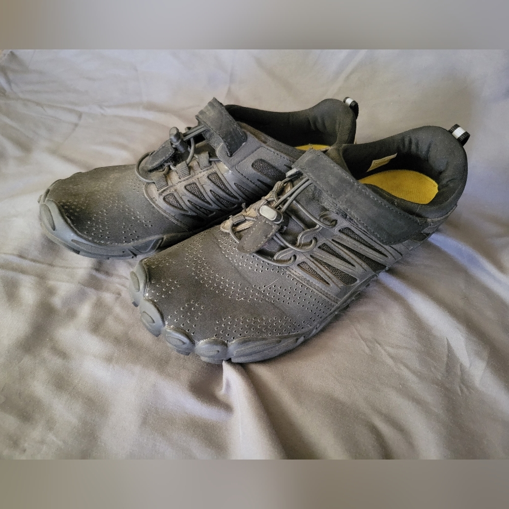 Women's  Black running shoes